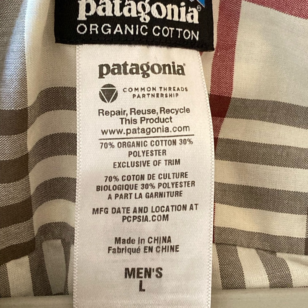 Patagonia large short sleeve button up - Picture 3 of 4